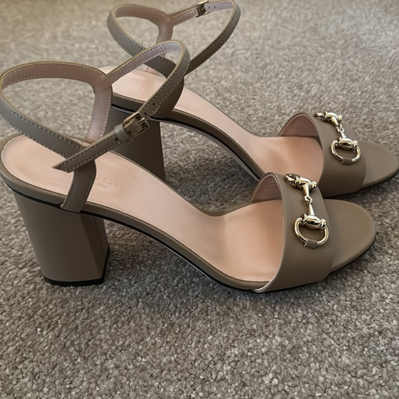 GUCCI horsebit sandal taupe size 40 New - Picture 3 of 8